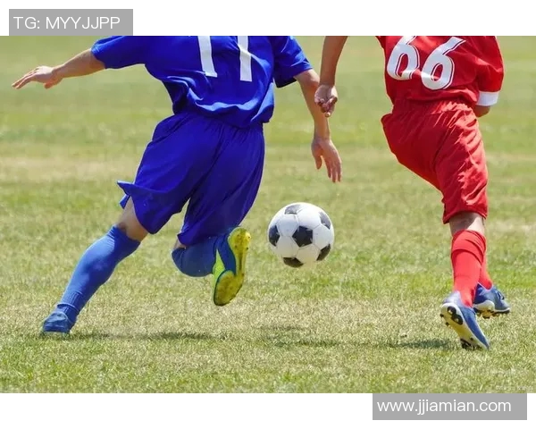 掌握足球基本动作提升球技的关键要素与实用技巧分享